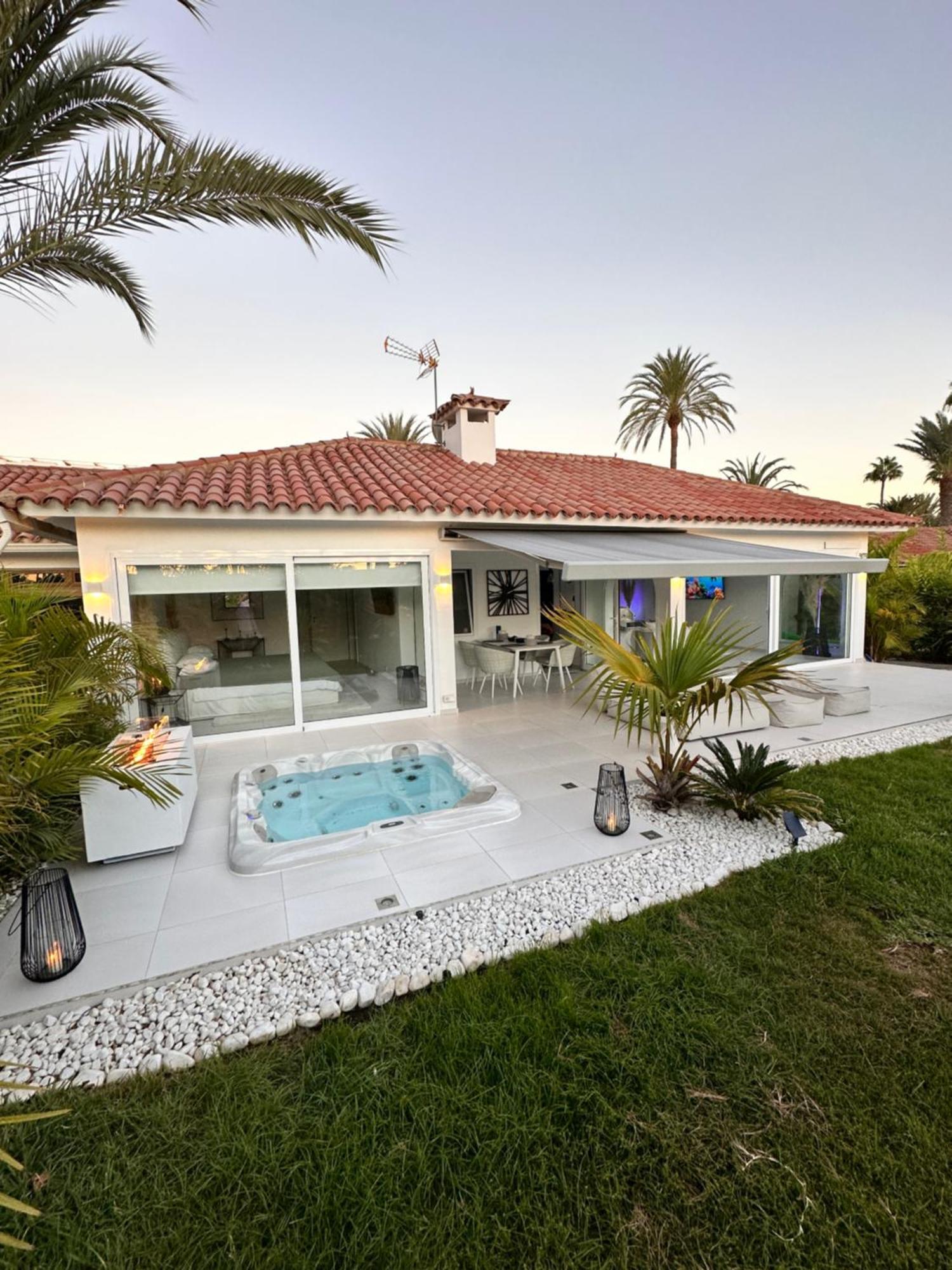 Sun Club P65 Premium Bungalow Маспаломас Екстериор снимка
