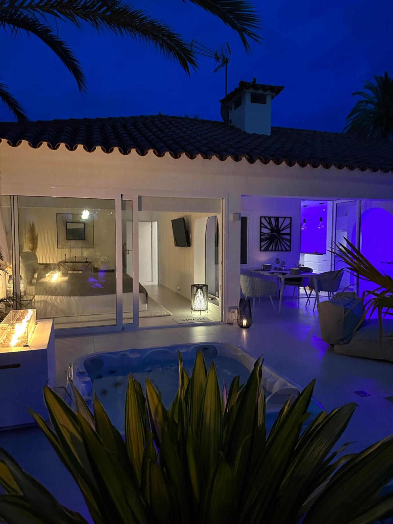 Sun Club P65 Premium Bungalow Маспаломас Екстериор снимка